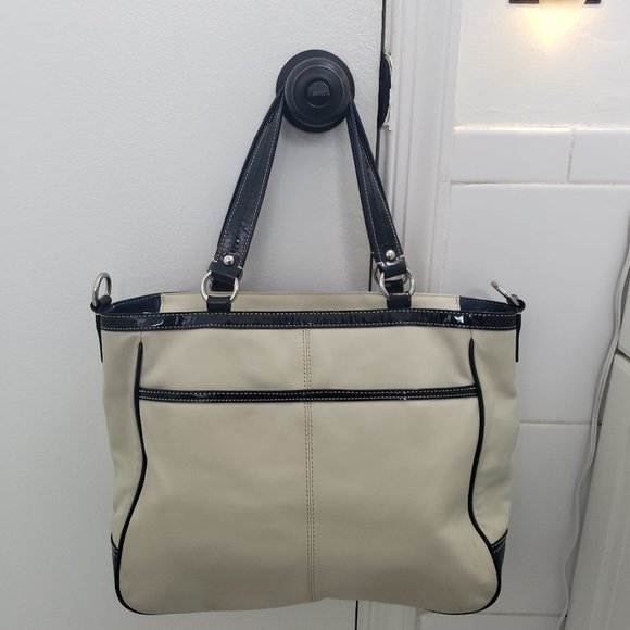 RARE**Coach bone with navy trim leather Laura handbag. - Picture 2 of 8